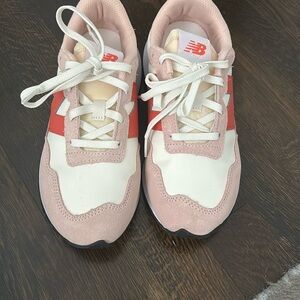 New balance kids 237